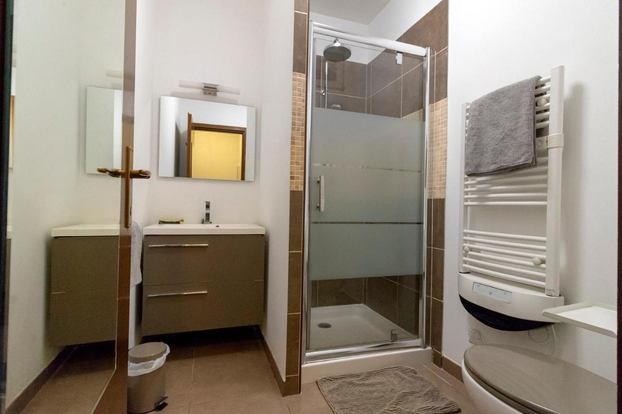 Appartement Maenat Borgo  Exteriör bild