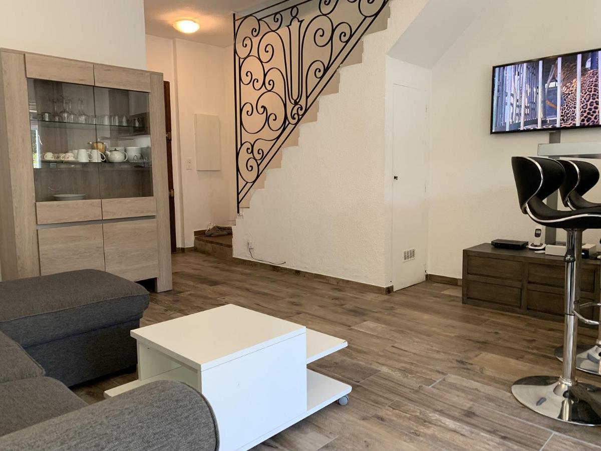 Appartement Maenat Borgo  Exteriör bild