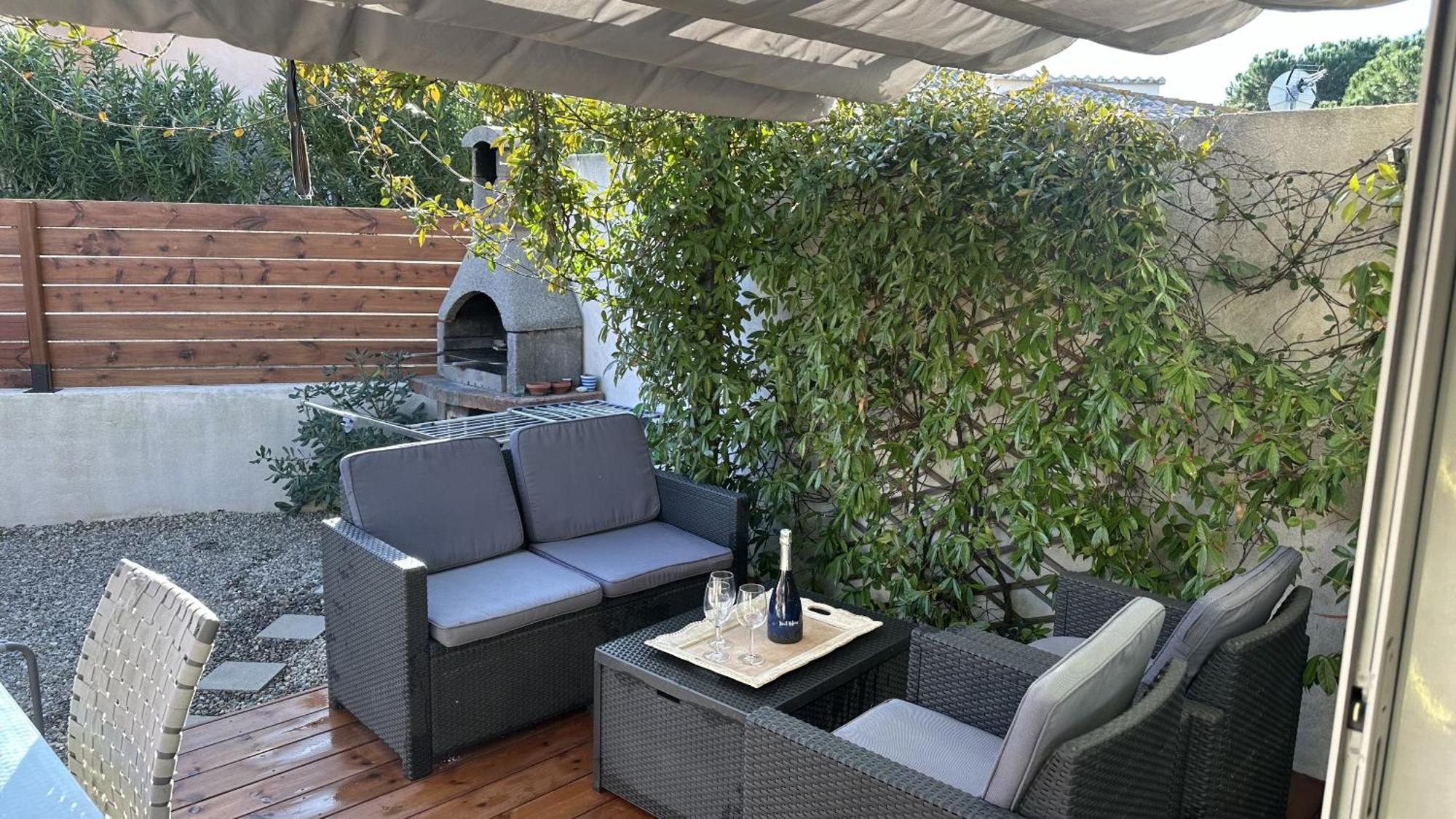 Appartement Maenat Borgo  Exteriör bild