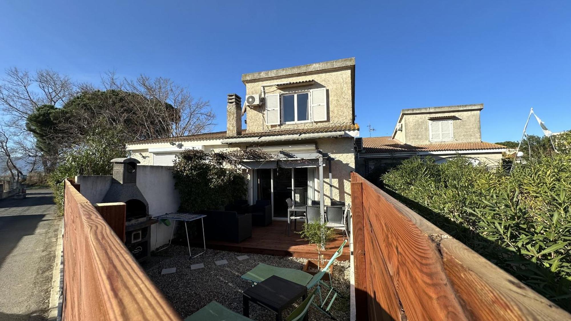 Appartement Maenat Borgo  Exteriör bild